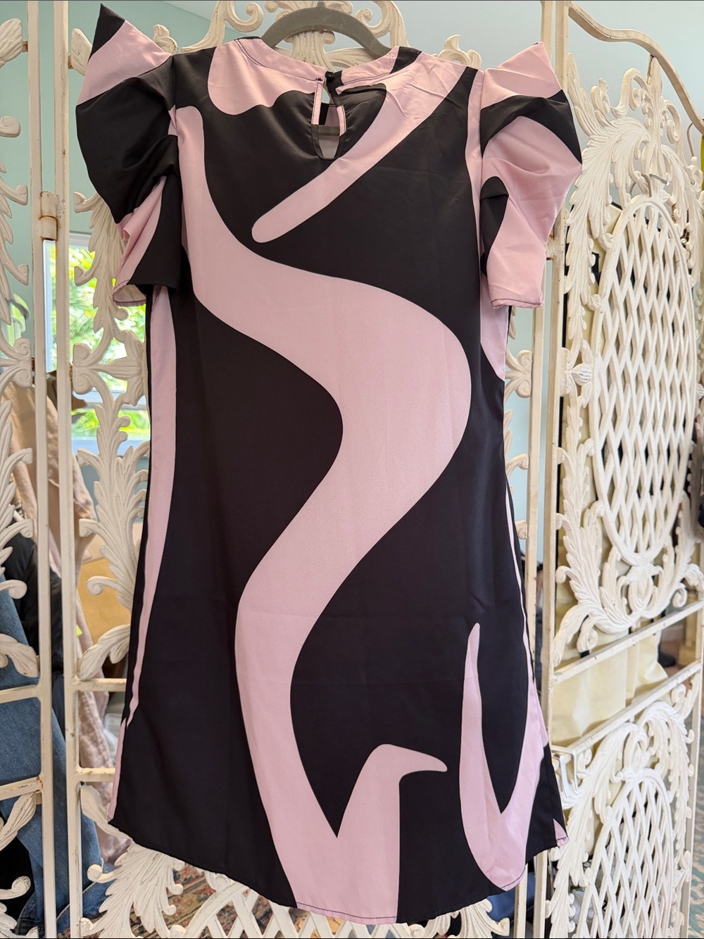 SHEIN Black and Pink Abstract Puff-Sleeve Mini Dress - Picture 5 of 6